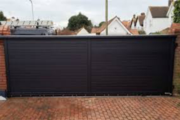Aluminium gate